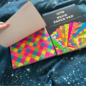 5/$20 💖 Neon Paper
